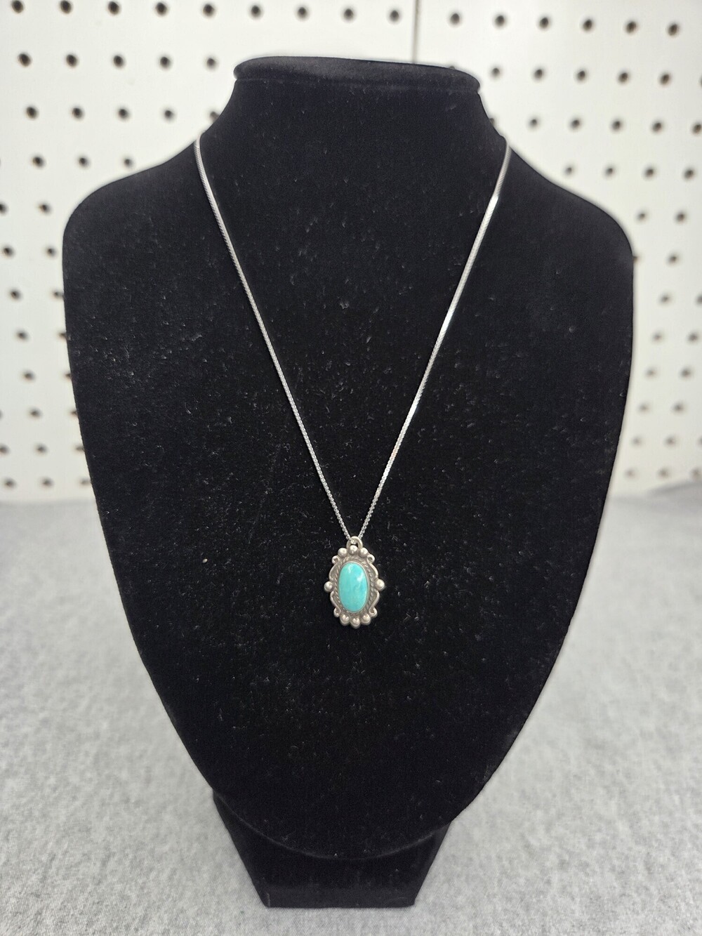 Vintage Navajo Sterling Silver 925 Turquoise Oval Pendant Necklace Beaded Bezel